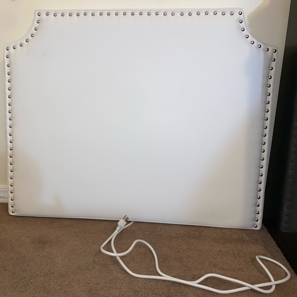 JORDYN STUDDED CHARGING HEADBOARD
